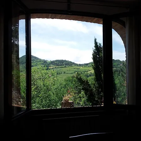 Lorena Montepulciano Stazione